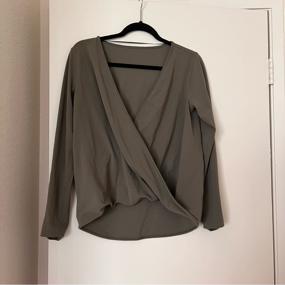 Lululemon front wrap yoga top